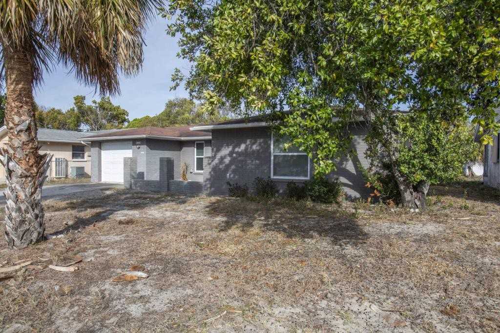 11214 Linden Ln - Photo 3 of 23