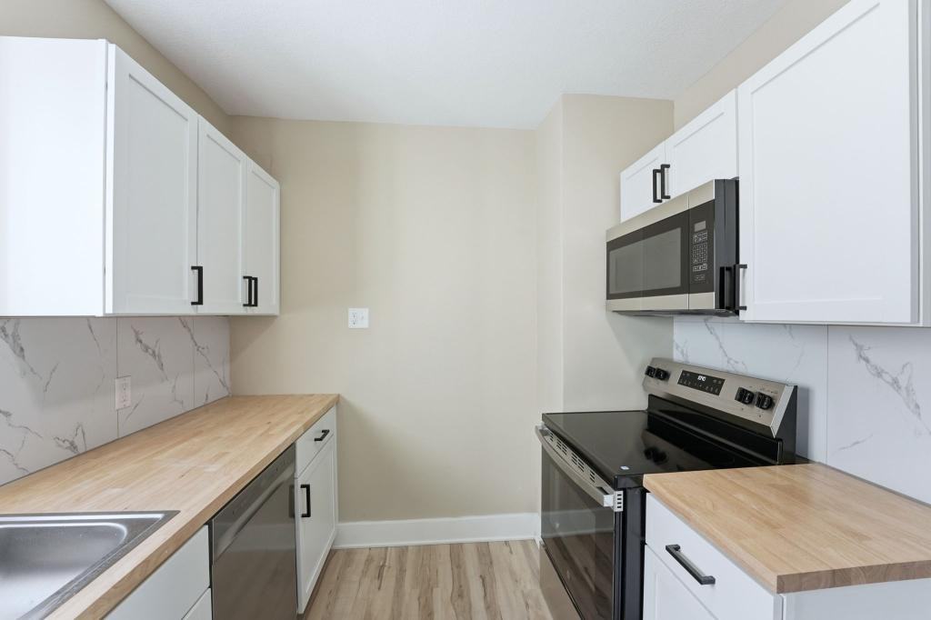 2221 Eby Ave - Photo 2 of 20