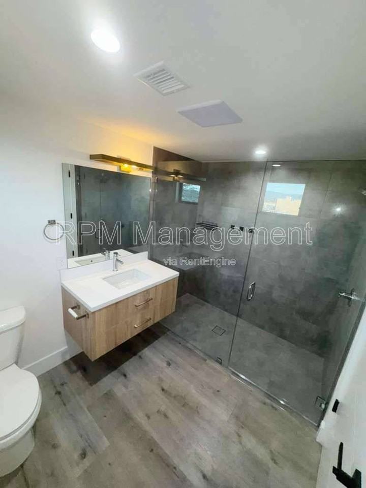 5923 Laurel Canyon Blvd #400 - Photo 6 of 9