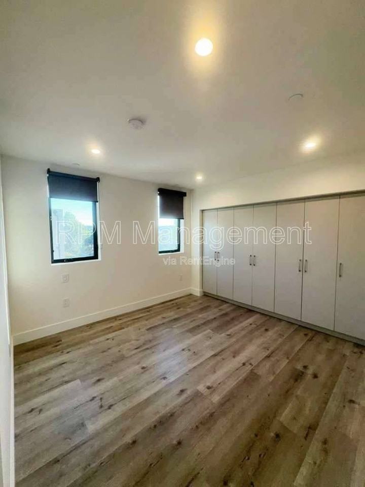5923 Laurel Canyon Blvd #400 - Photo 7 of 9