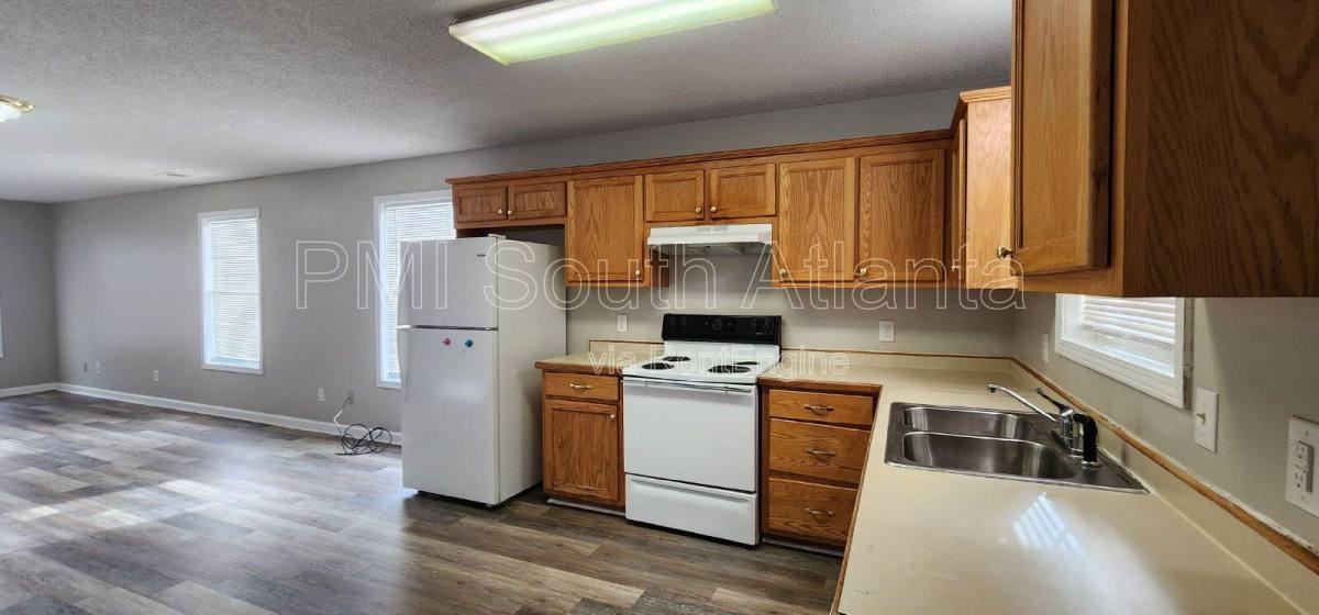 139 Kathryn Rd - Photo 2 of 9