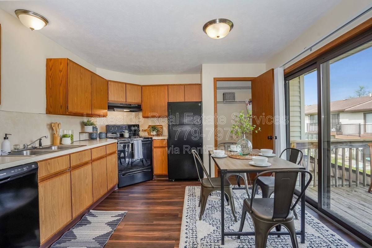 2880 Locke Ave Sw #3 - Photo 3 of 8