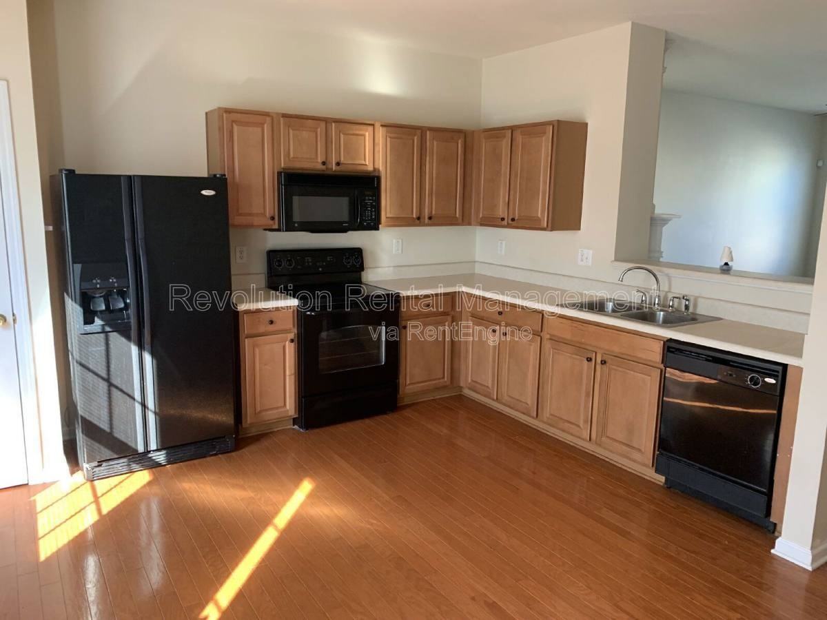 6800 Blackstone Pl - Photo 2 of 10
