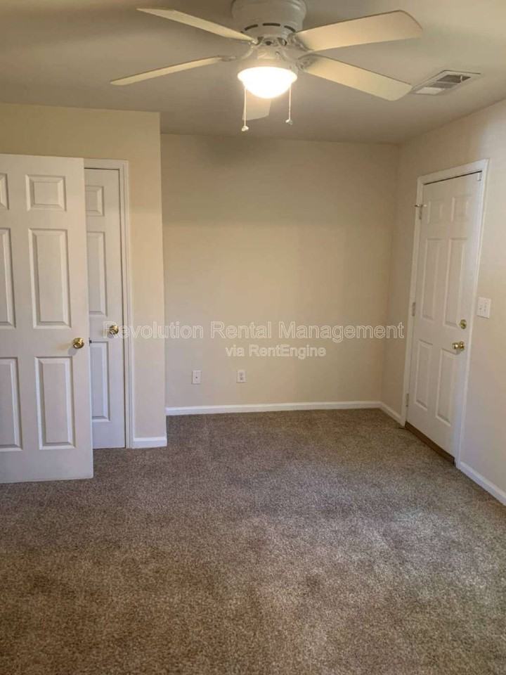 6800 Blackstone Pl - Photo 3 of 10