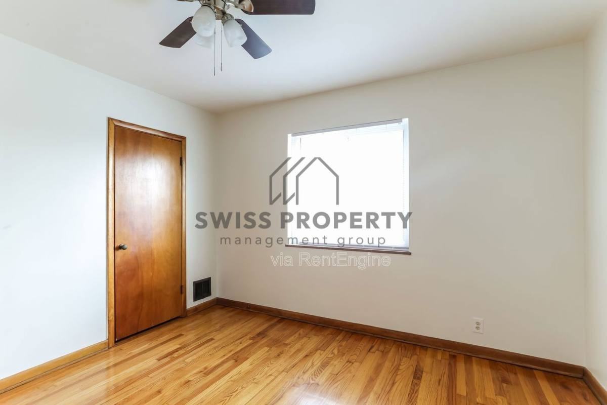 4187 Indianola Ave - Photo 3 of 8