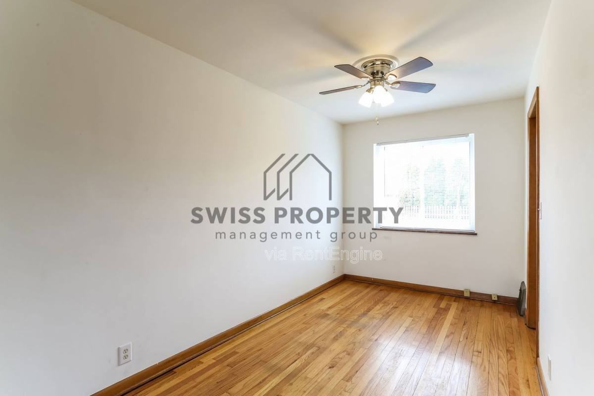 4187 Indianola Ave - Photo 6 of 8