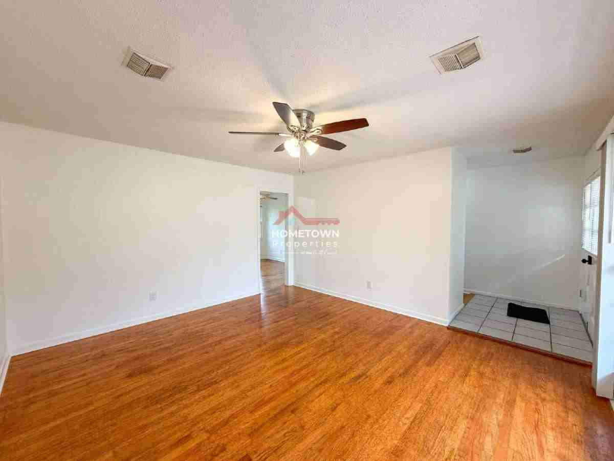 7 N 77th Ave - Photo 2 of 10