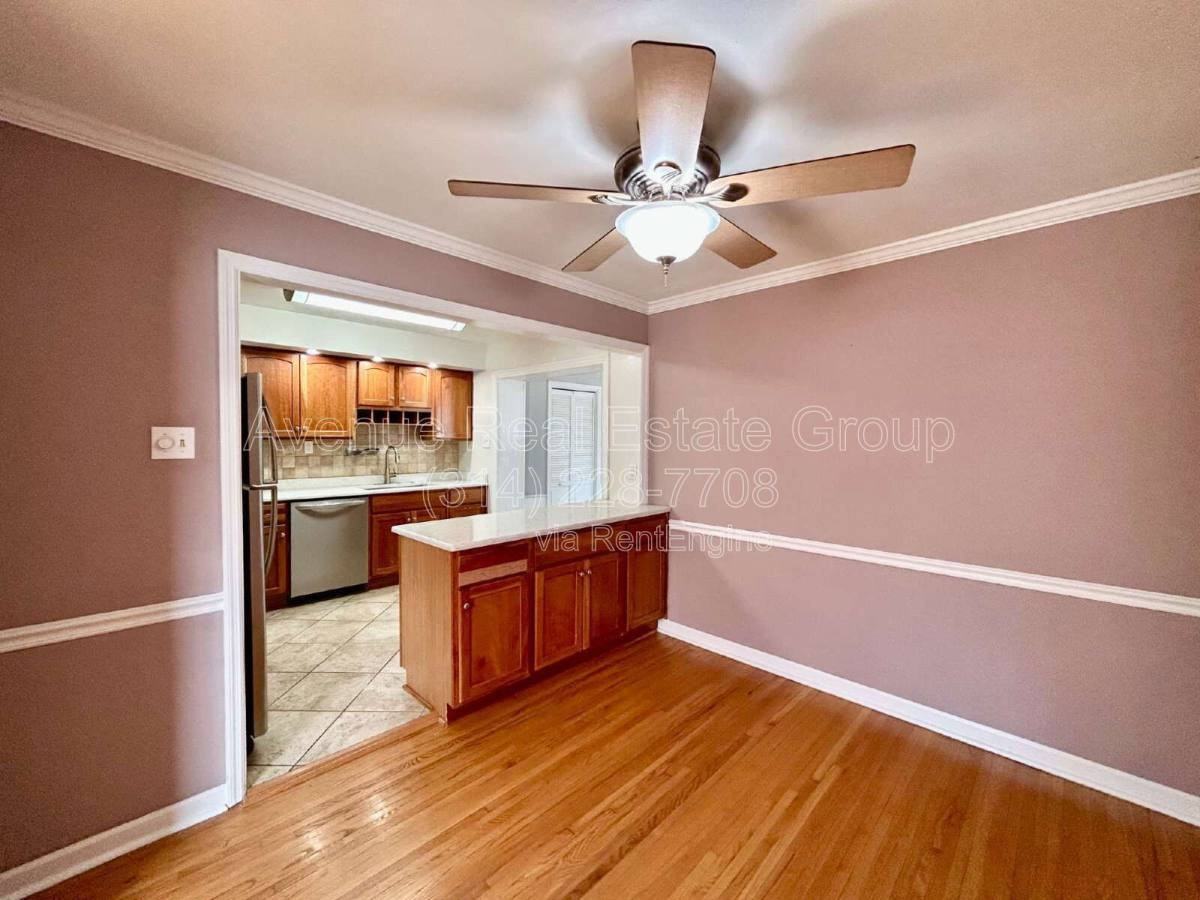 7045 Holly Hills Ave - Photo 3 of 10