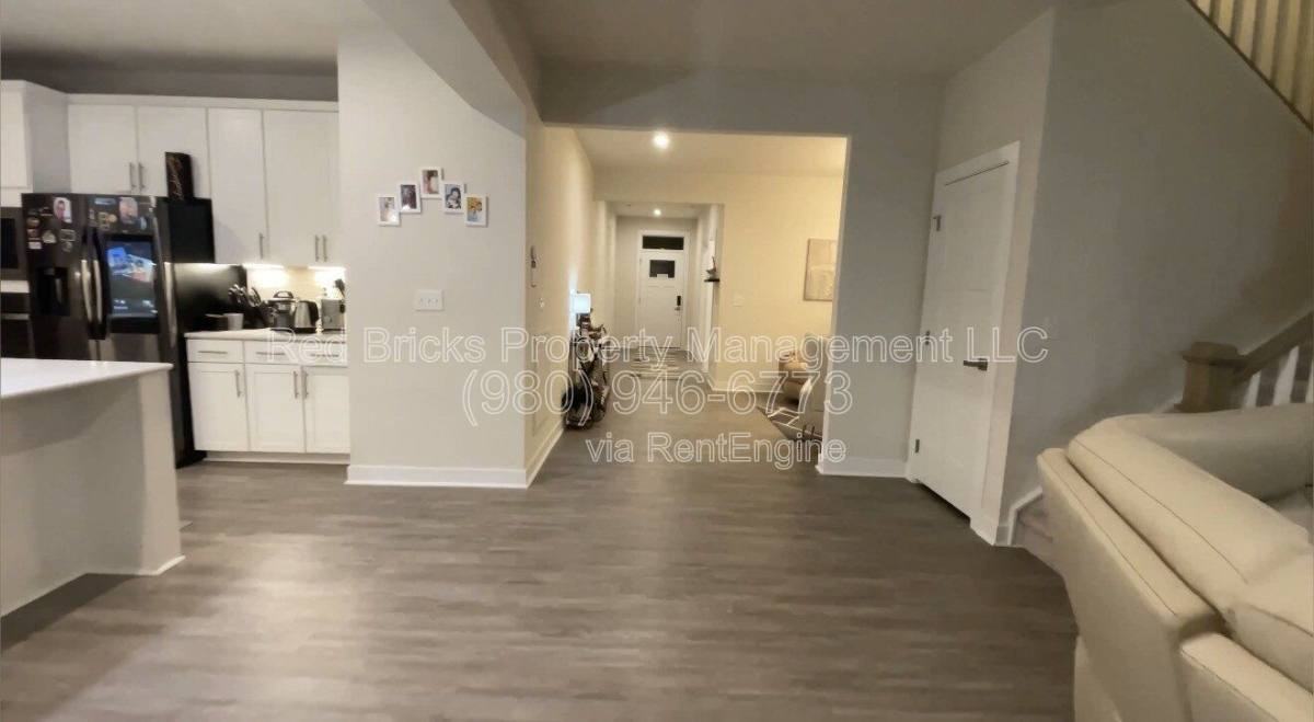 10188 Harvest Gold Dr - Photo 2 of 9