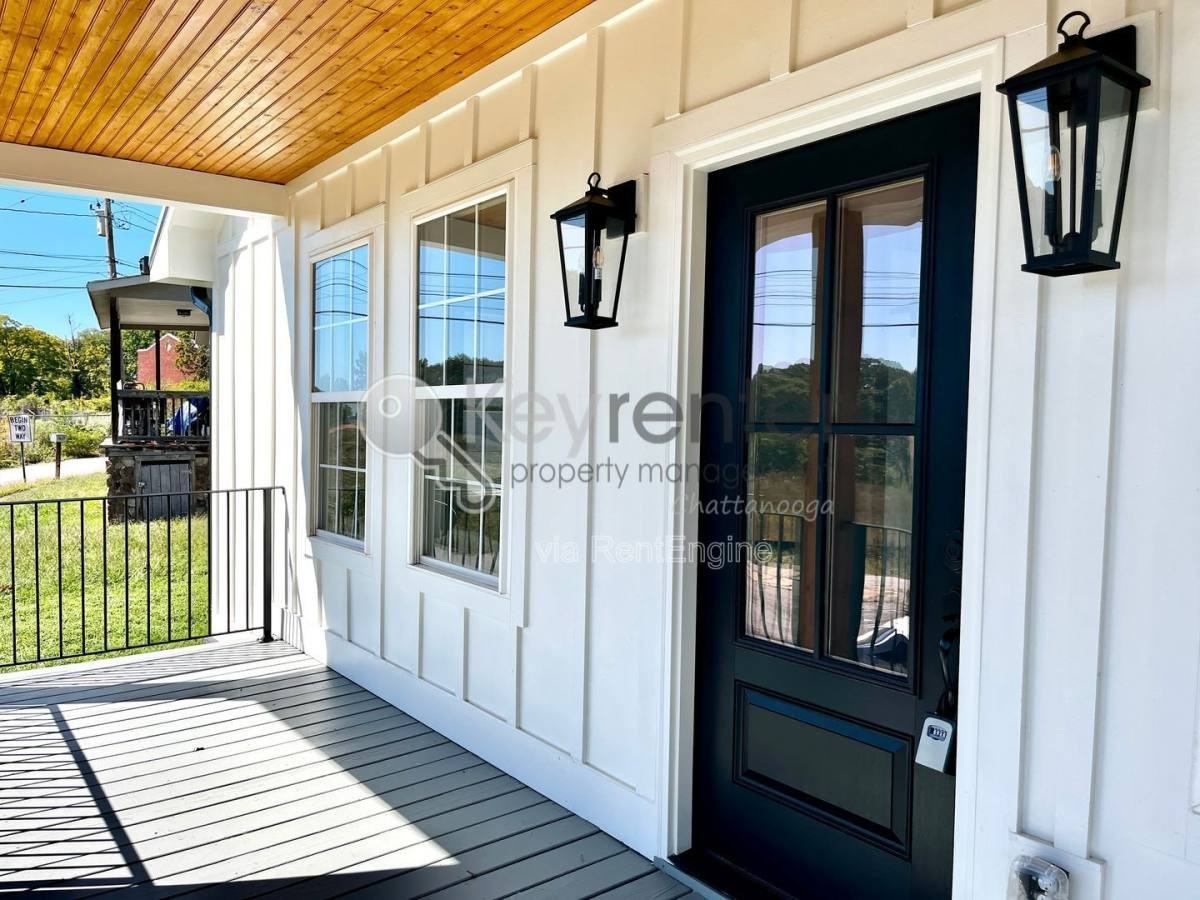 3765 Dixie Cir - Photo 2 of 10