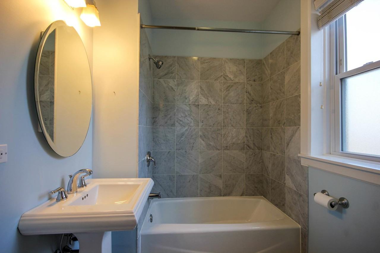 2237 5 N Lincoln Avenue #2B - Photo 2 of 11