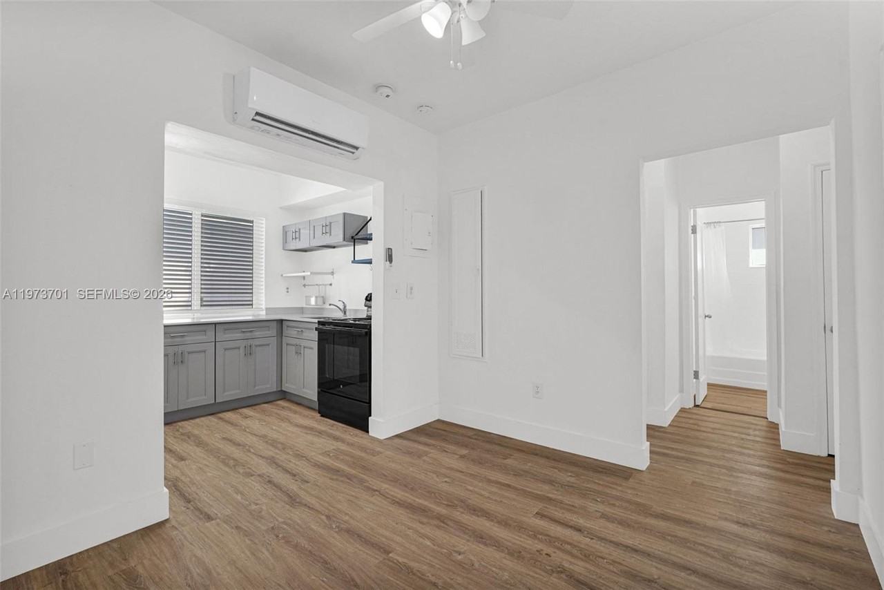 319 80th St #8 - Photo 7 of 26