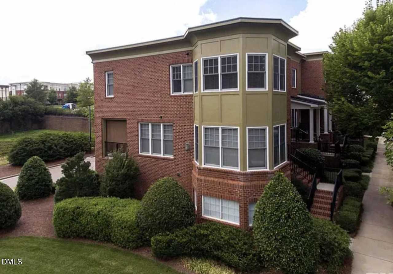 101 Finsbury St - Photo 2 of 22
