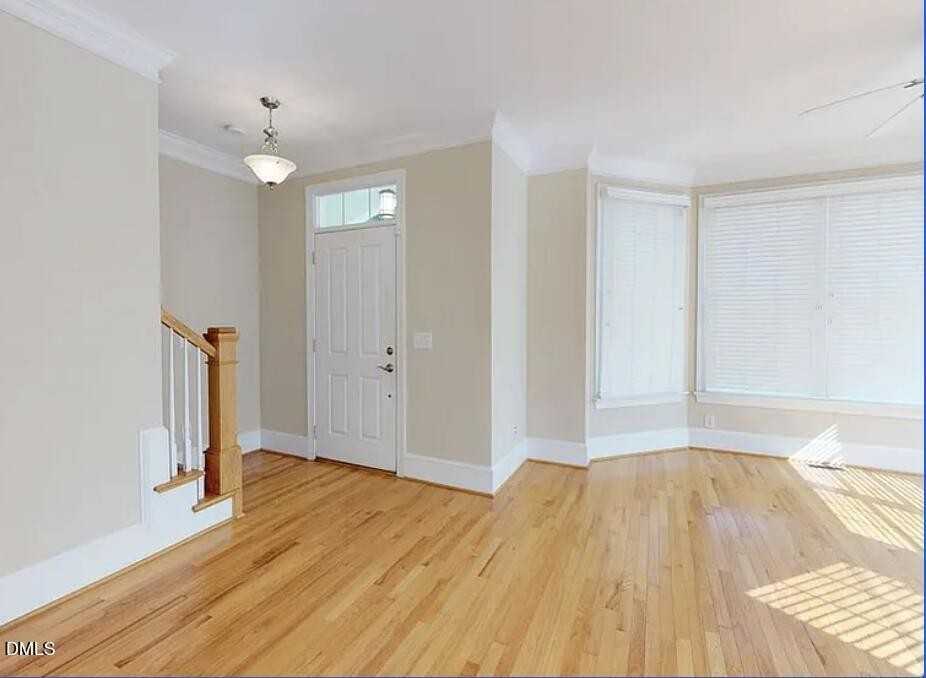 101 Finsbury St - Photo 3 of 22