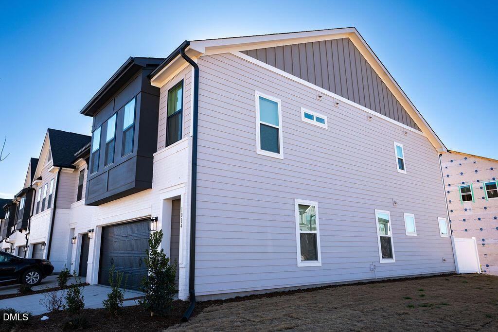 1004 Westerland Way - Photo 2 of 50