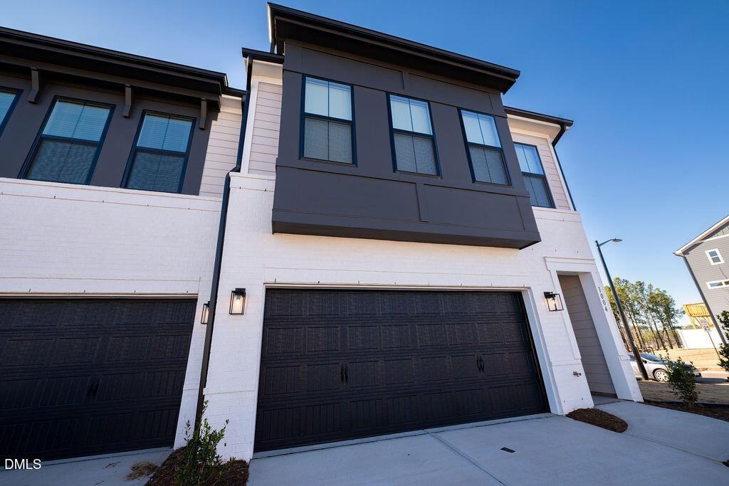 1004 Westerland Way - Photo 3 of 50