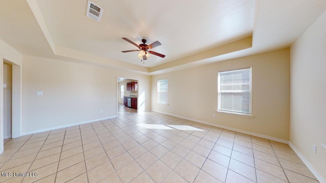 394 Rosalie Maria Dr - Photo 3 of 18