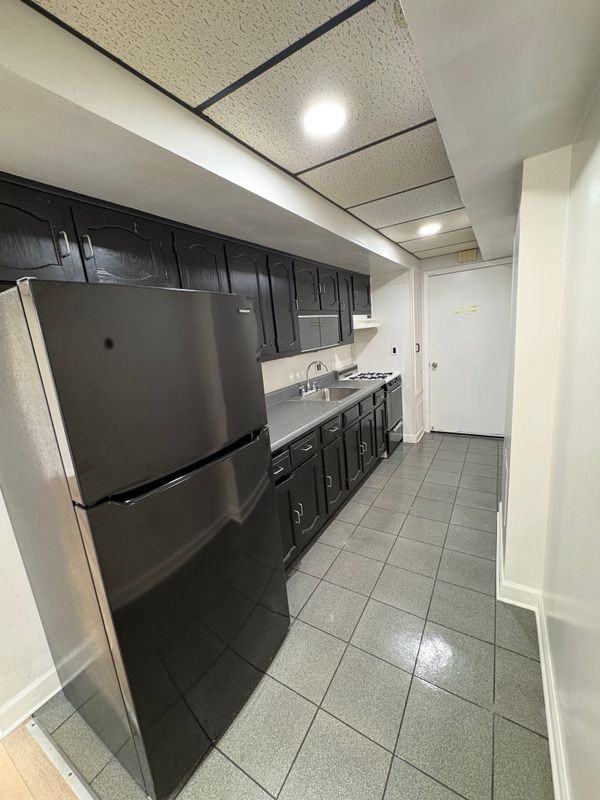 422 Sussex St ##1 - Photo 2 of 5