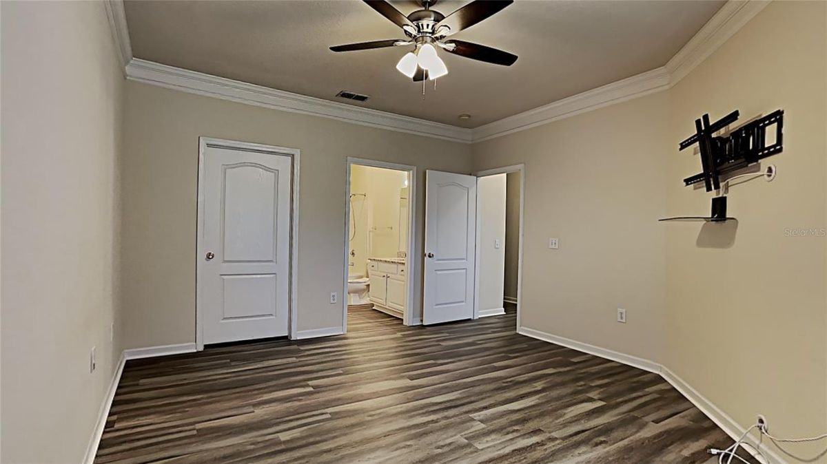 10431 Villa View Cir - Photo 4 of 12