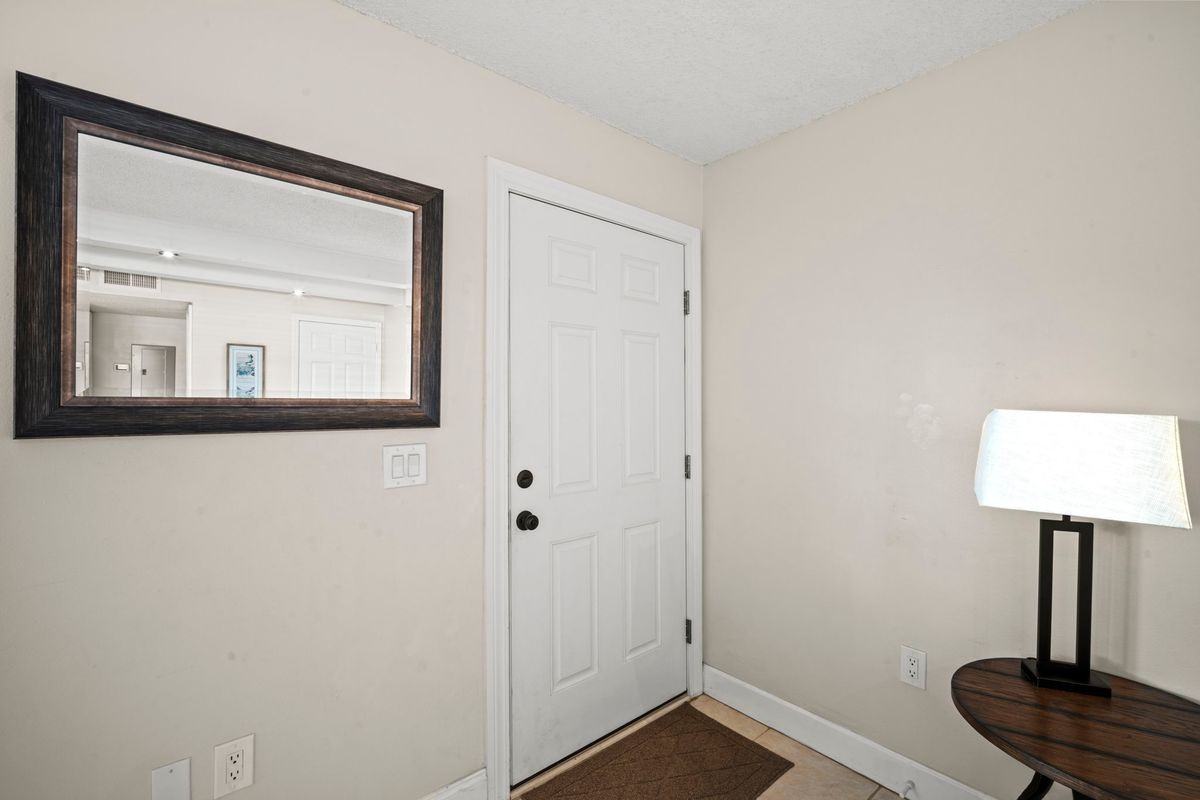 1011 S Miramar Ave - Photo 5 of 21