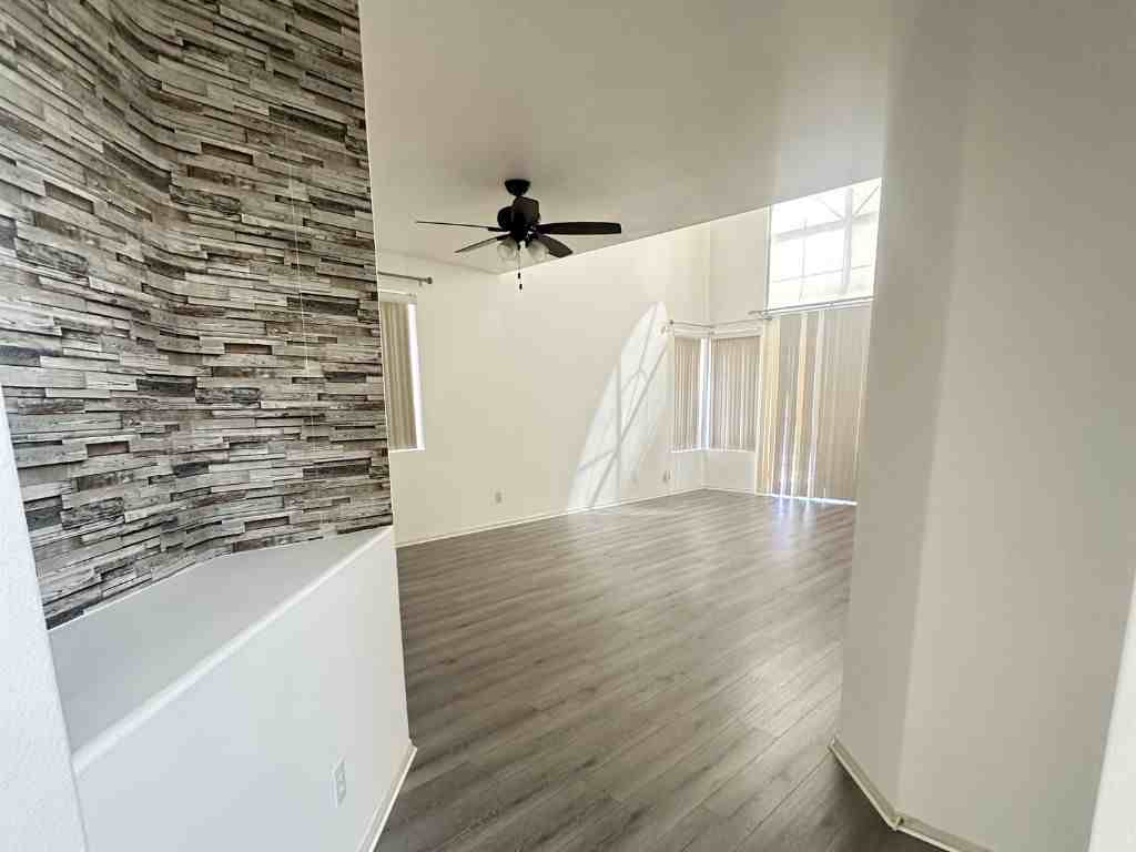 28605 Broadstone Way - Photo 2 of 18