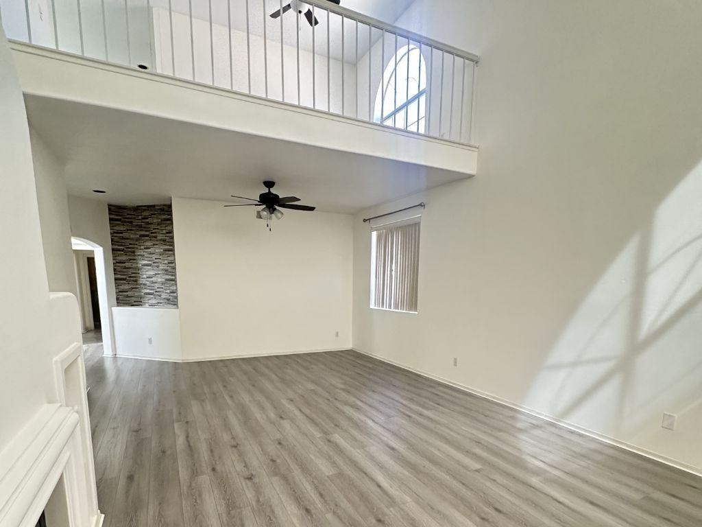 28605 Broadstone Way - Photo 5 of 18