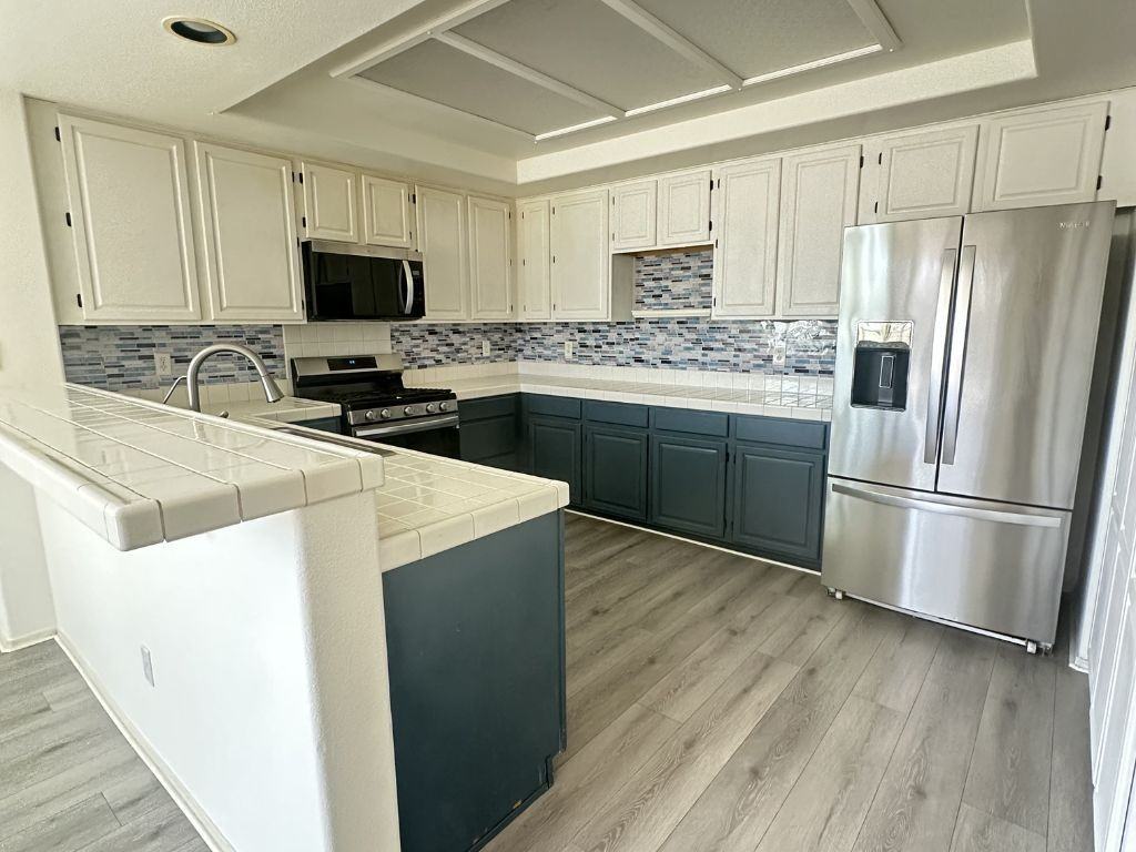 28605 Broadstone Way - Photo 6 of 18