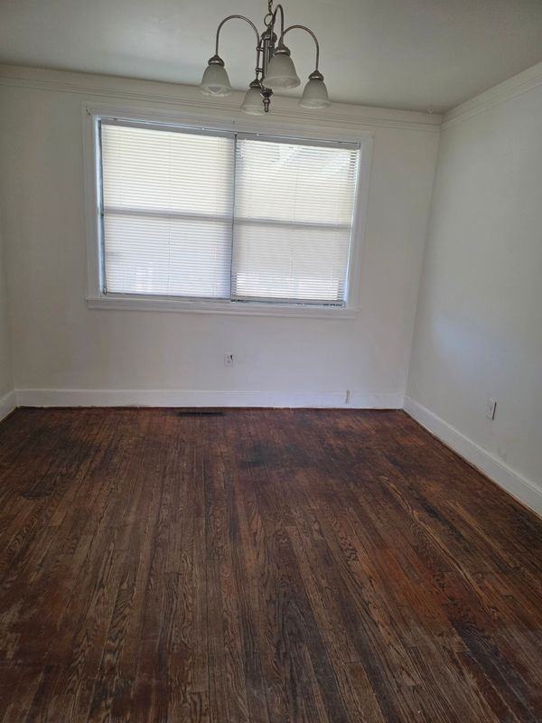 1924 Calvert St - Photo 2 of 6