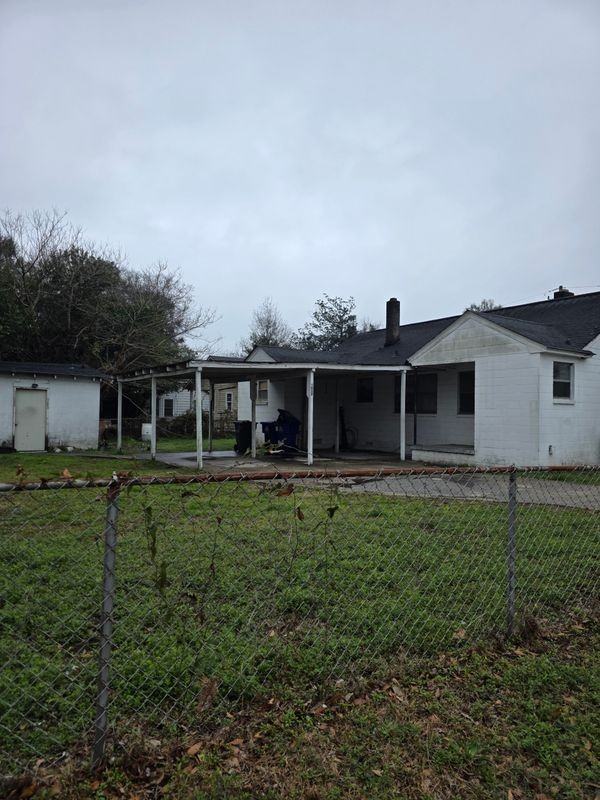 1924 Calvert St - Photo 3 of 6