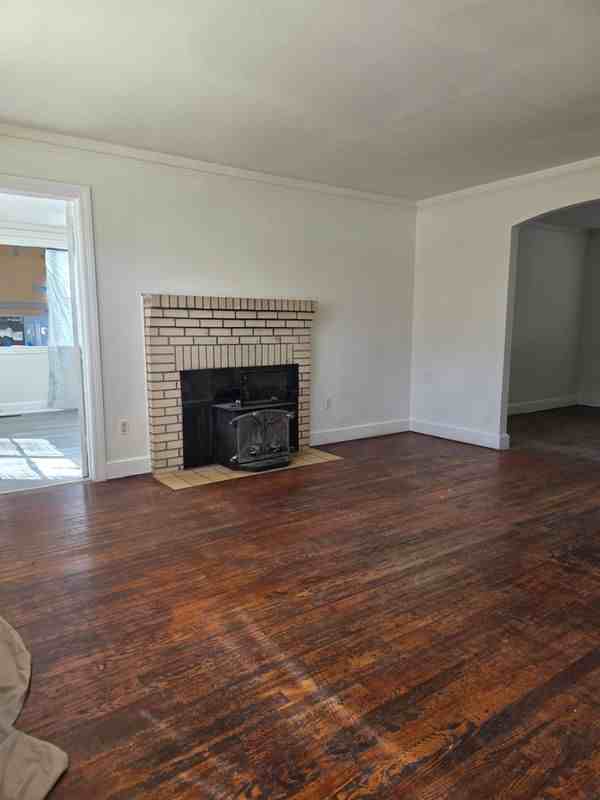 1924 Calvert St - Photo 4 of 6