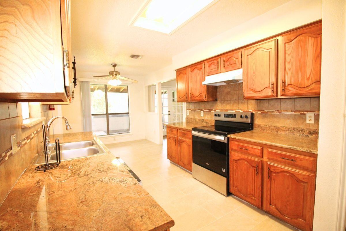 711 Dickey Dr - Photo 7 of 26