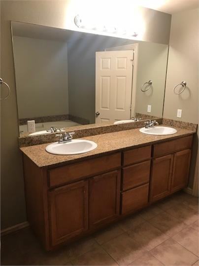 1015 Oakwood Ln #1015 - Photo 7 of 17