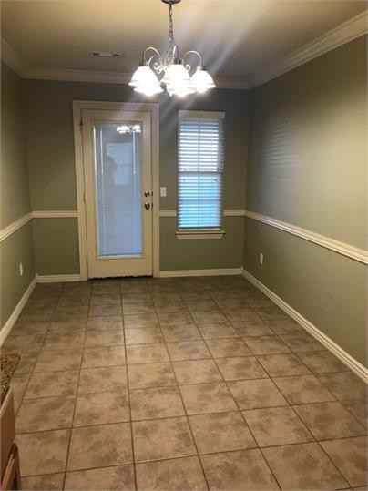 1015 Oakwood Ln #1015 - Photo 5 of 17
