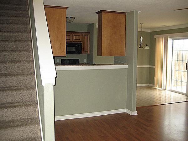 1015 Oakwood Ln #1015 - Photo 4 of 17