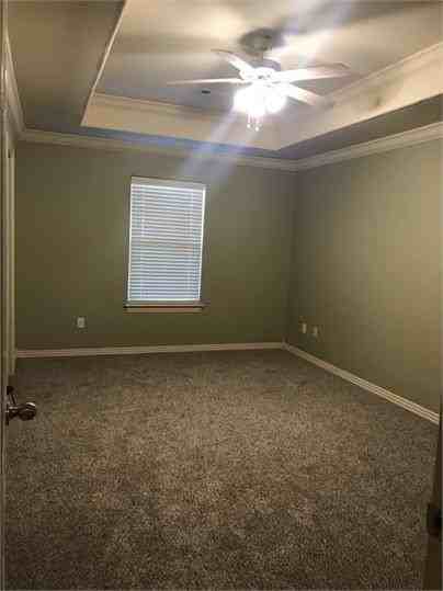 1015 Oakwood Ln #1015 - Photo 2 of 17