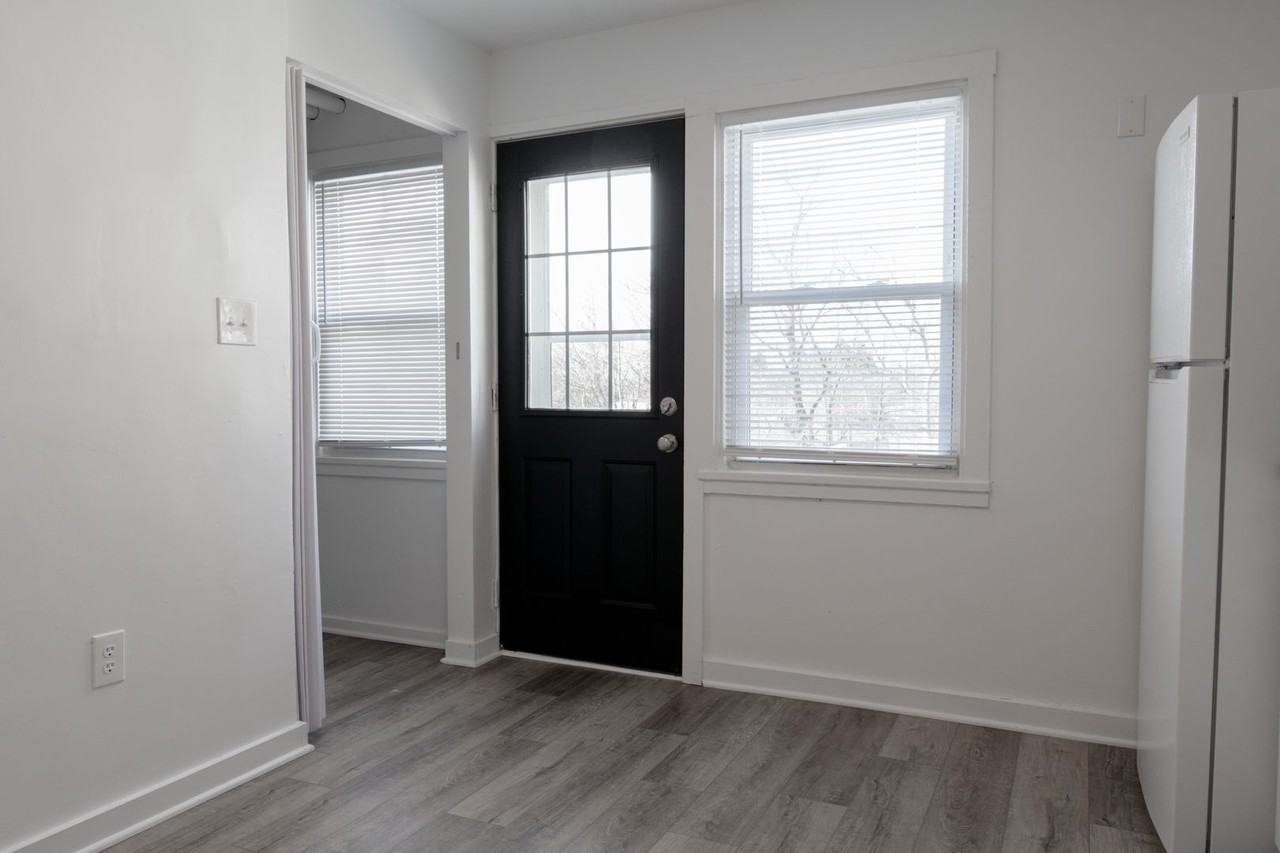 30 30 Midland Heights Circle - Photo 3 of 21