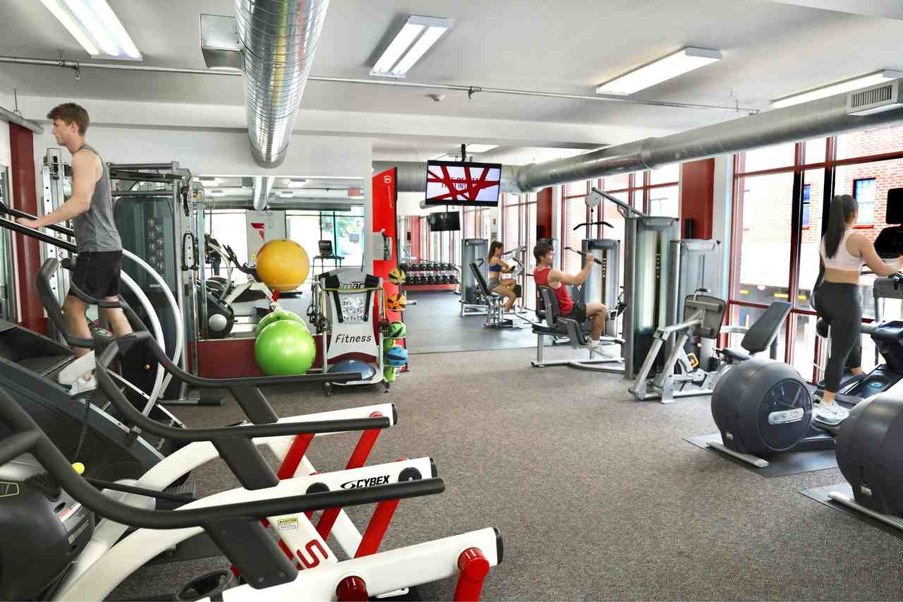 Tenth & College Horizons Apartments - Photo 3 of 50