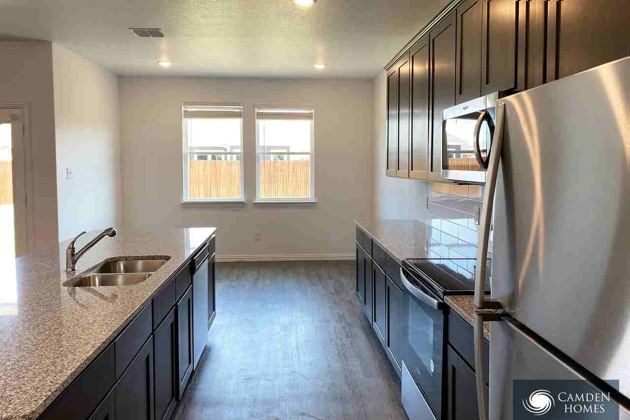 2131 Cole St - Photo 3 of 5