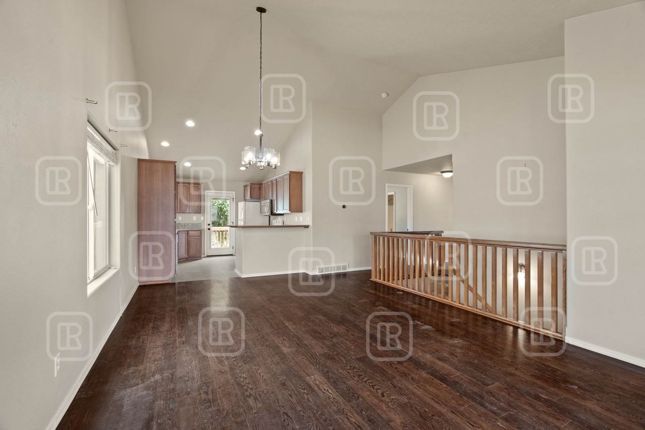 17509 E Nora Ln - Photo 3 of 38