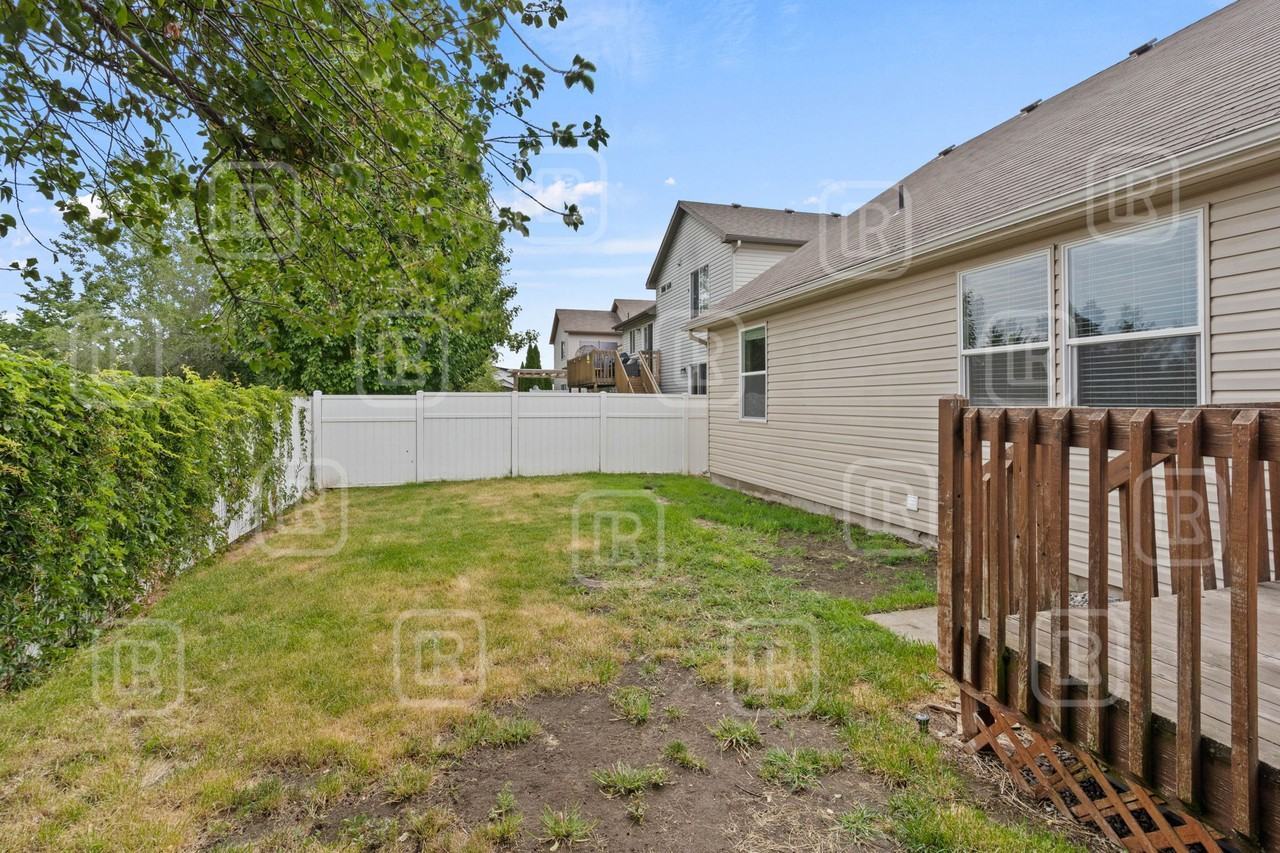 17509 E Nora Ln - Photo 7 of 38