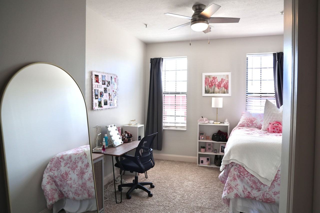 Tenth & College Apartments - Photo 4 of 50