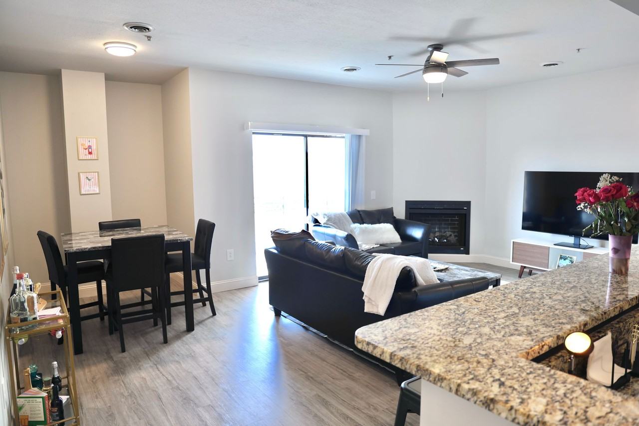 Tenth & College Apartments - Photo 5 of 50