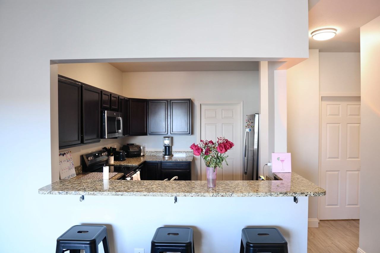 Tenth & College Apartments - Photo 6 of 50