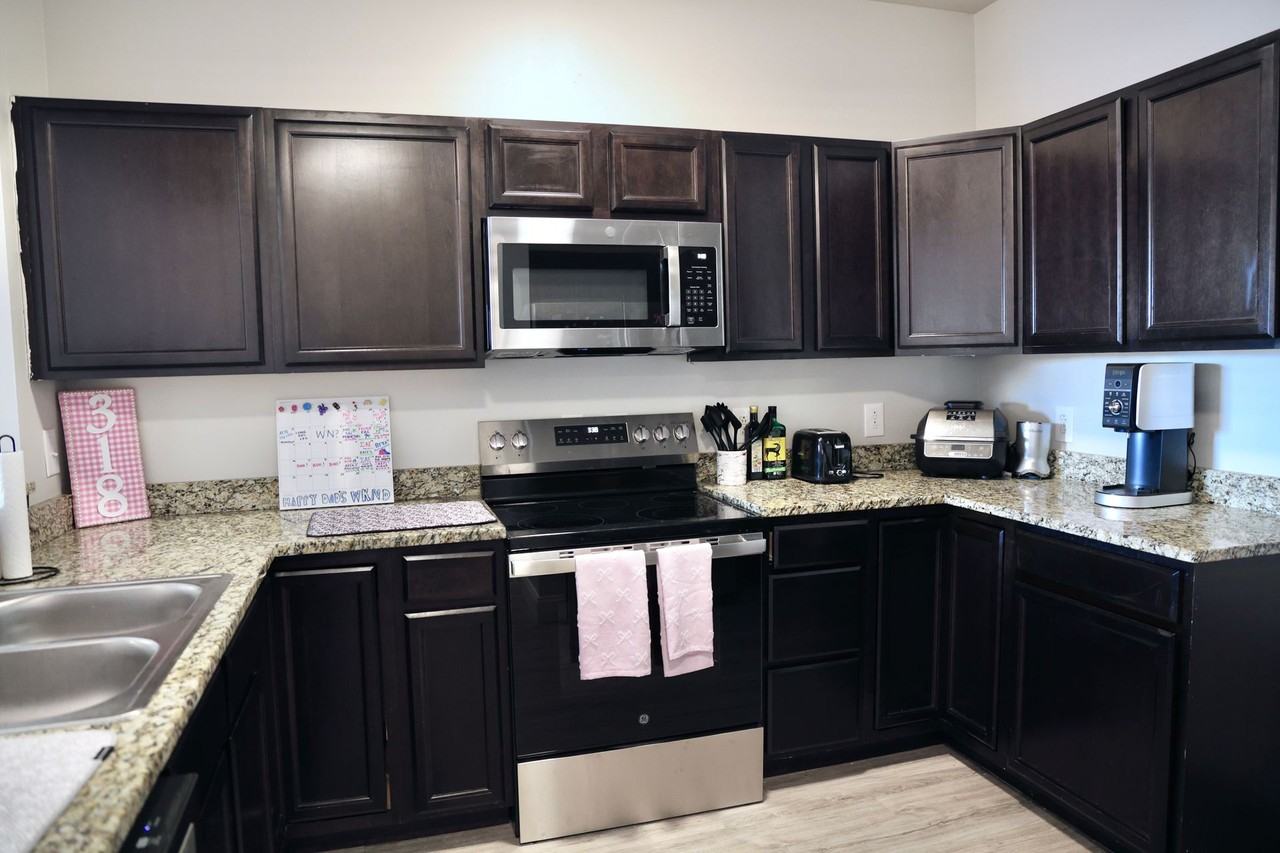 Tenth & College Apartments - Photo 7 of 50