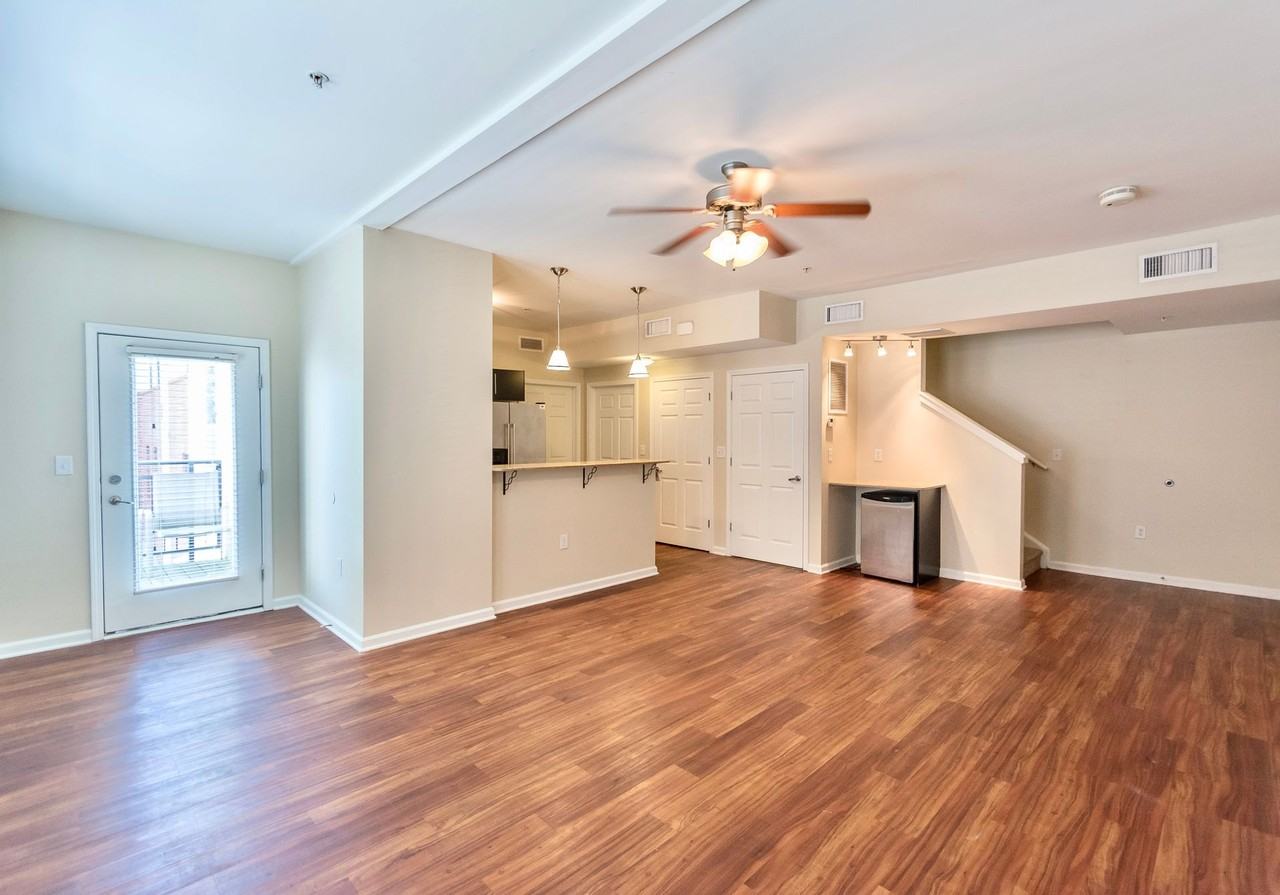 Tenth & College Village Apartments - Photo 7 of 50