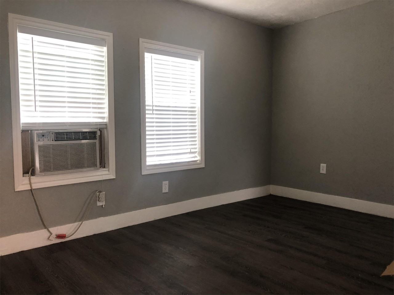 1708 Baker Ave - Photo 2 of 13