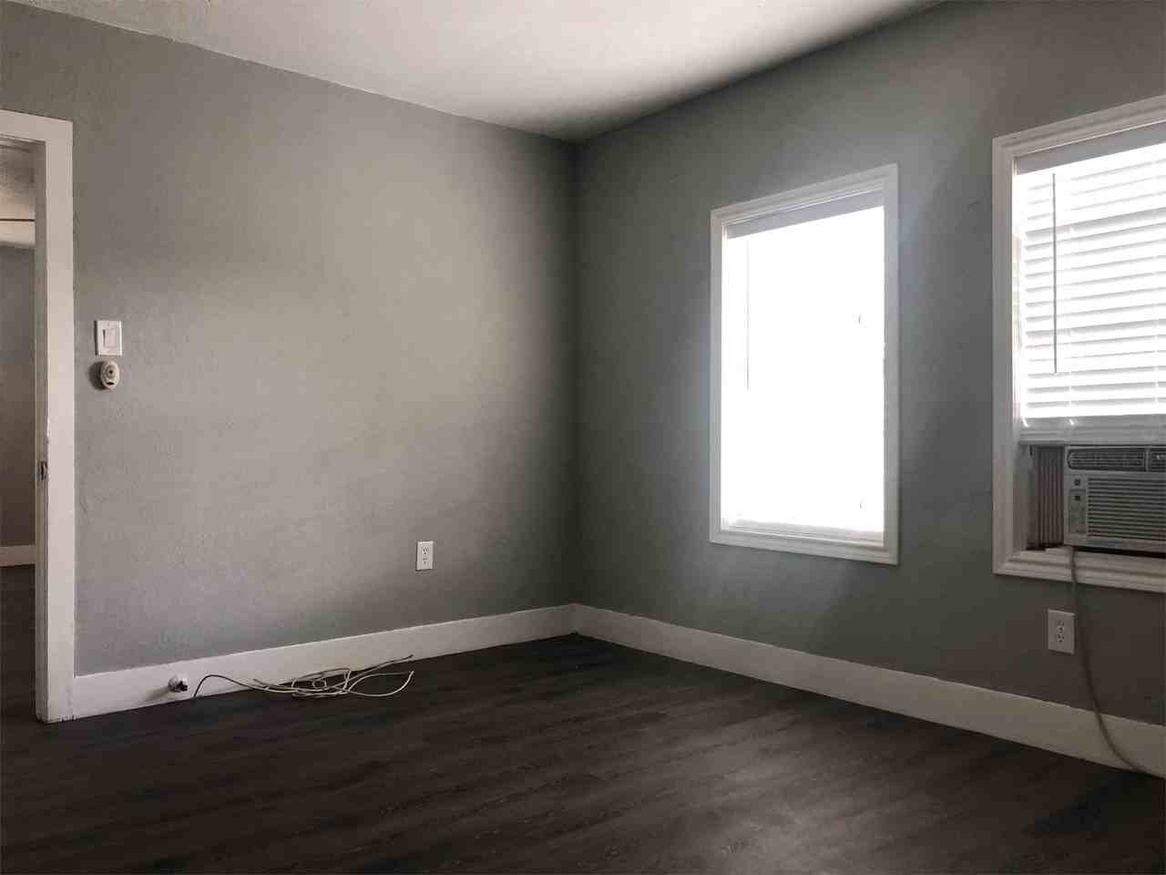 1708 Baker Ave - Photo 3 of 13