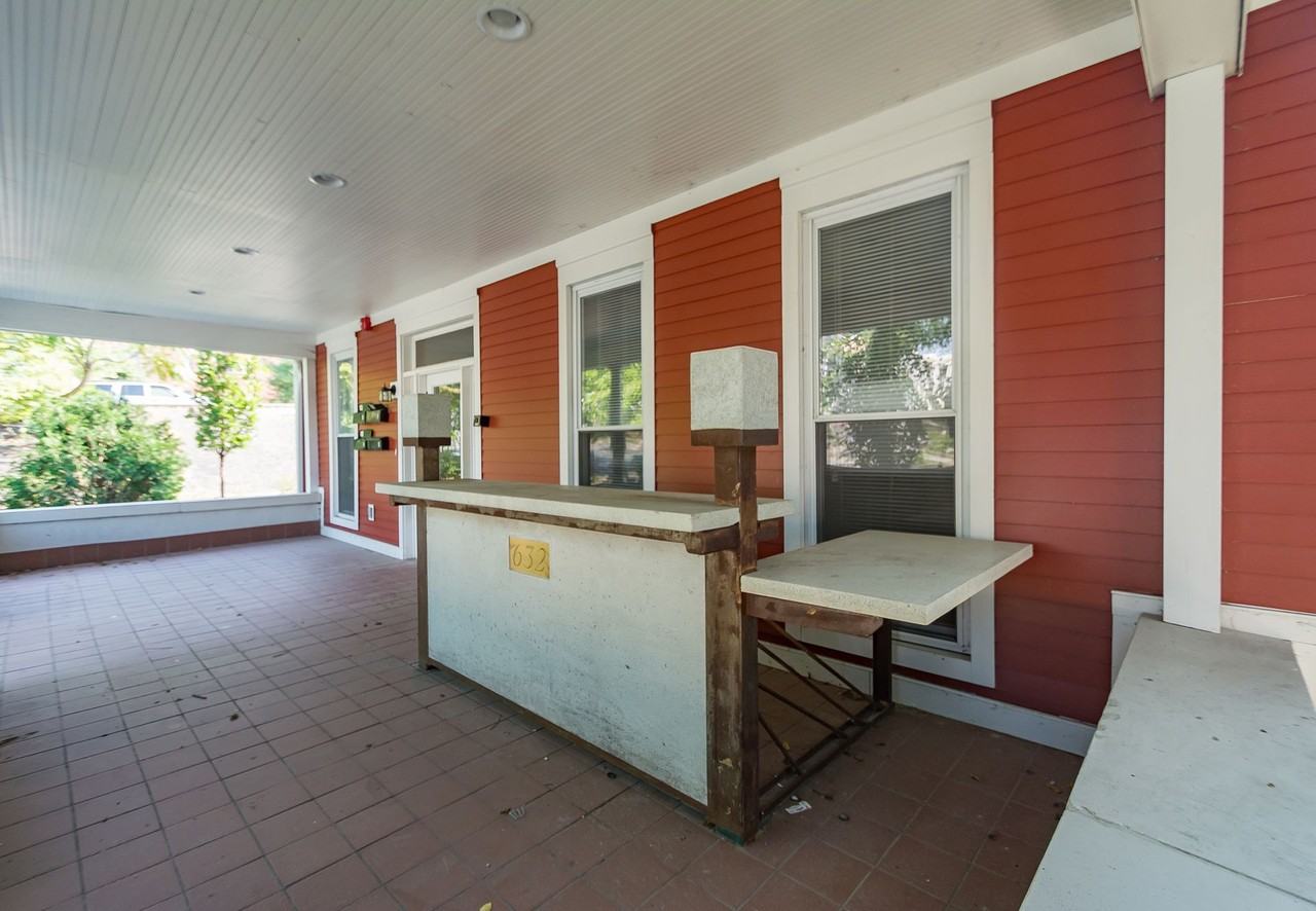 632HSE - Photo 2 of 50