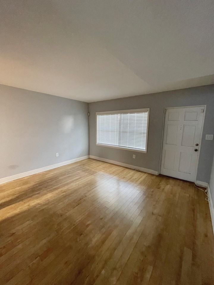 225 E New Hampshire St #1 - Photo 5 of 10