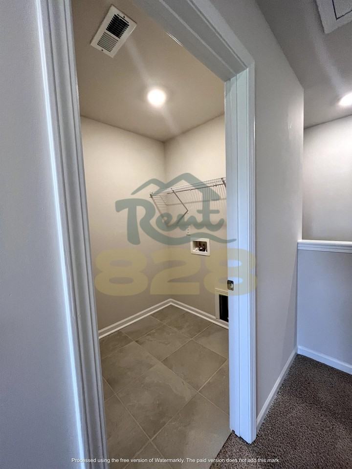 146 Creekview Rd #1 - Photo 5 of 35